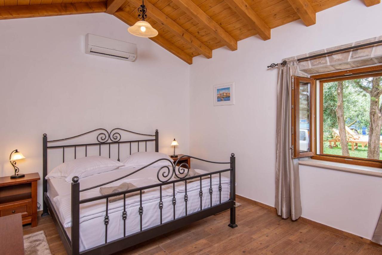 Villa Loviste Paradise Екстер'єр фото